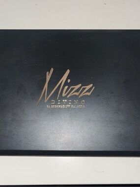 Nizza Divino Black Box with Gold Logo